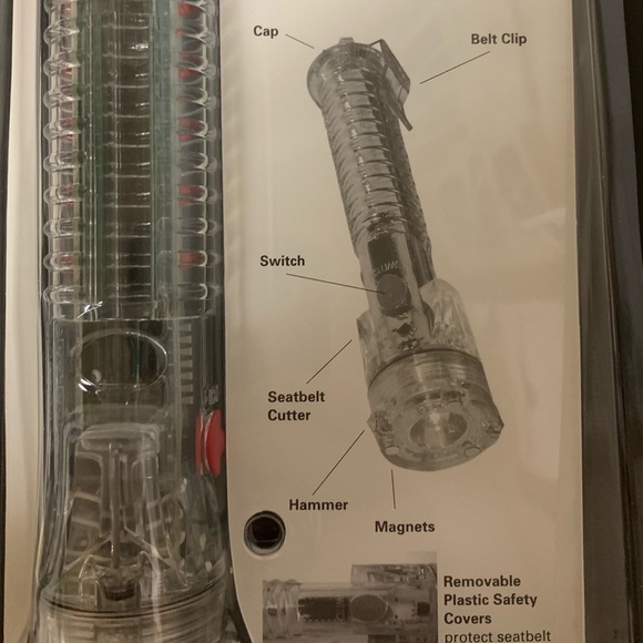 Emergency Safety Flashlight Cutter Flashing Signal - Picture 6 of 7